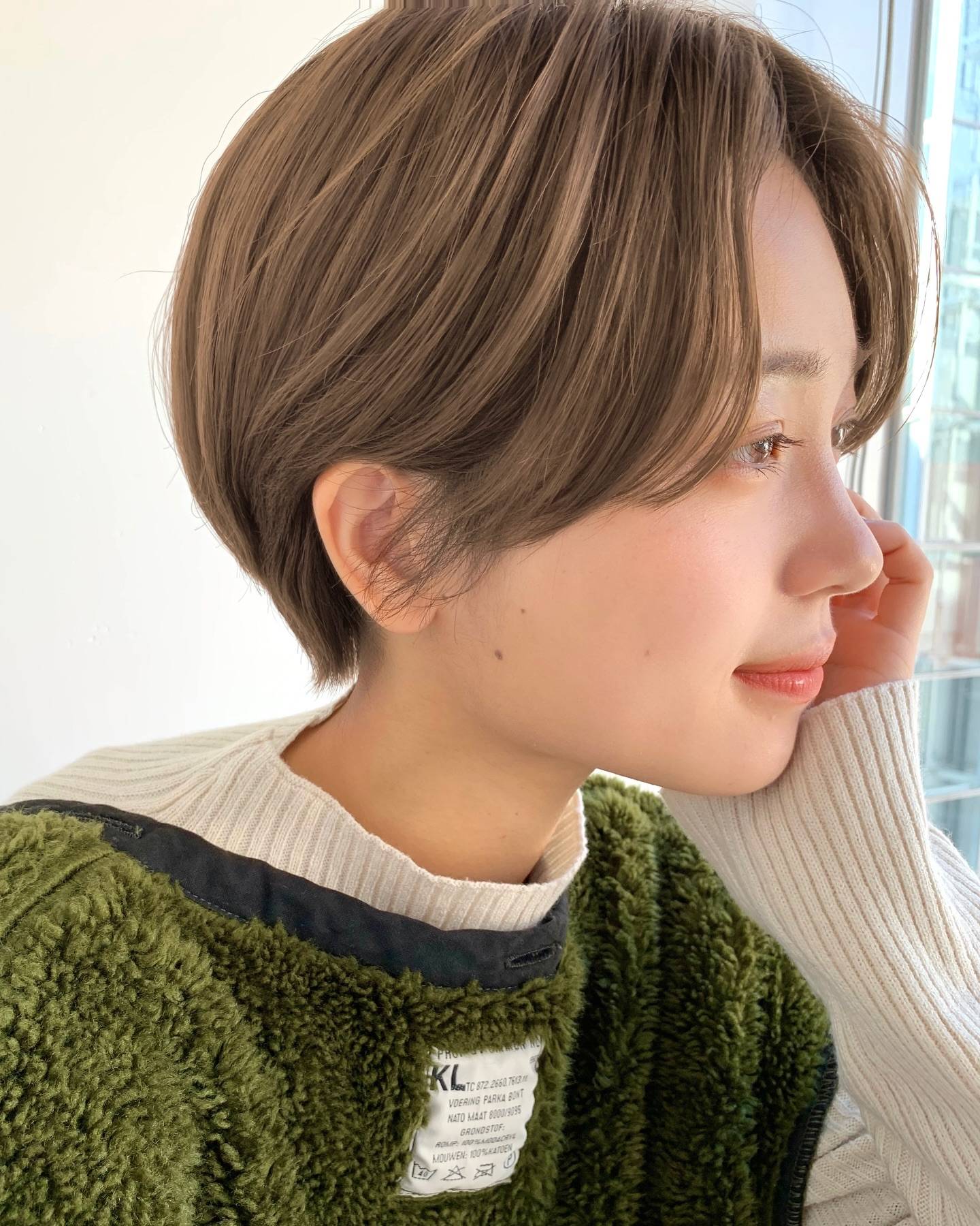 邂逅女士挂耳短发绽放精致时尚魅力