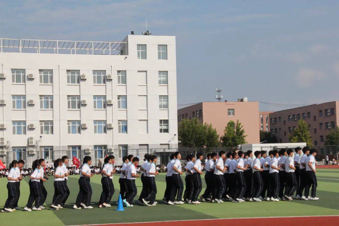 河北衡水市郑口中学军训汇演精彩瞬间