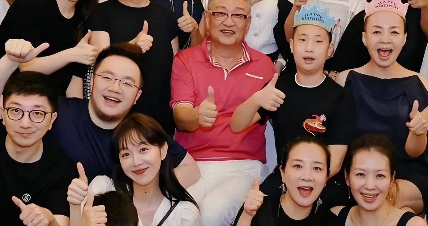 性感姜妍被曝结婚多年,老公正面照曝光,是北京某银行支行行长