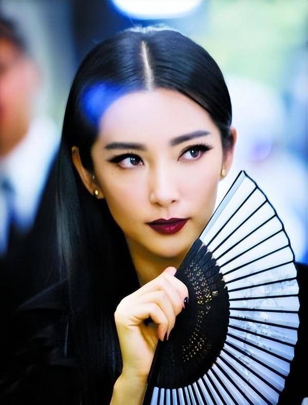 51岁李冰冰:人生经历太坎坷,自曝怕冷长期失眠,至今依旧单身