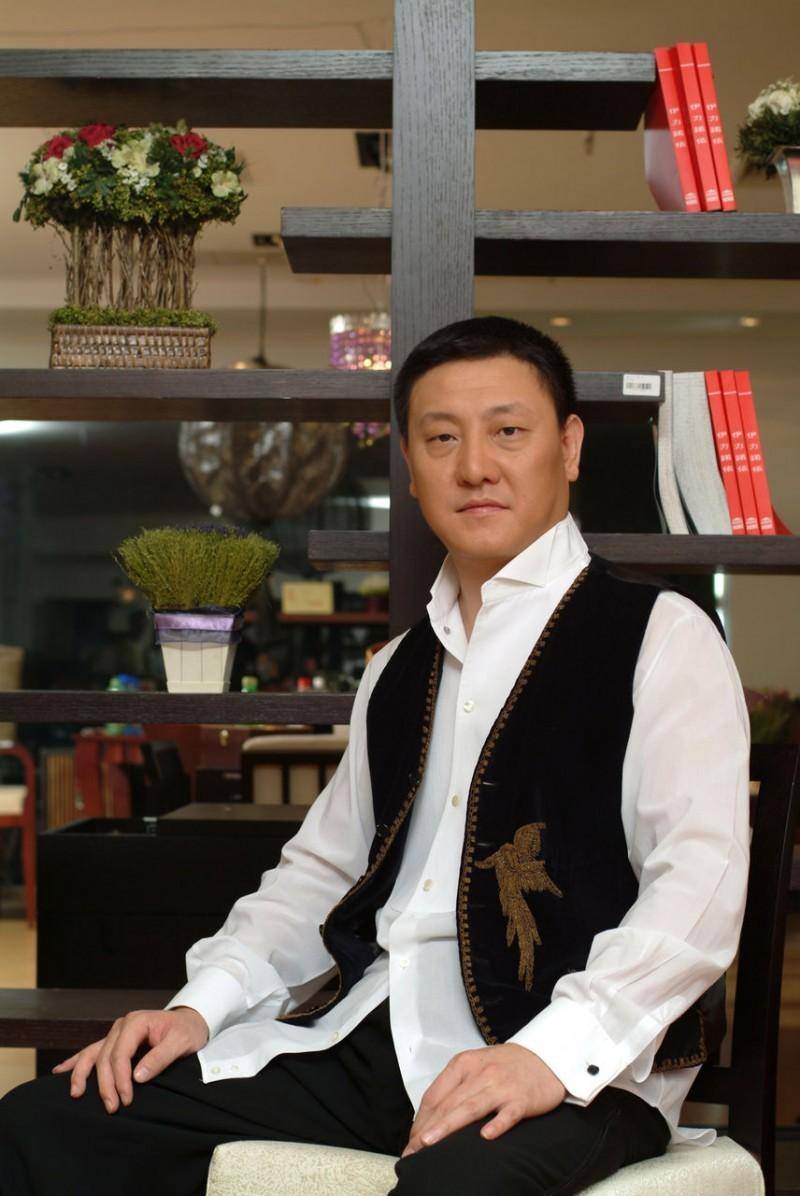 韩磊:苦追王燕两年,39岁终于得偿所愿,结婚16年宠妻如宝