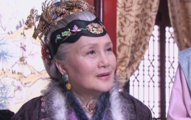 大家都会恍然大悟,她就是2000年《上错花轿嫁对郎》里齐天磊奶奶齐