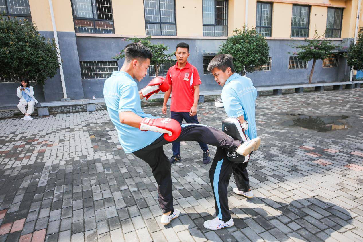 孩子学武术受累怎么办（孩子学武术会不会影响身高） 孩子学武术受累怎么办（孩子学武术会不会影响身高）《孩子学武术会受伤吗》 武术资讯