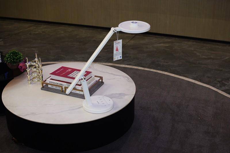 为孩子的学习与成长保驾护航 书客护眼台灯L2 Pro