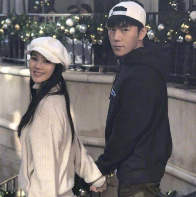 八岁梦想成真,秦昊如何娶到女神伊能静?