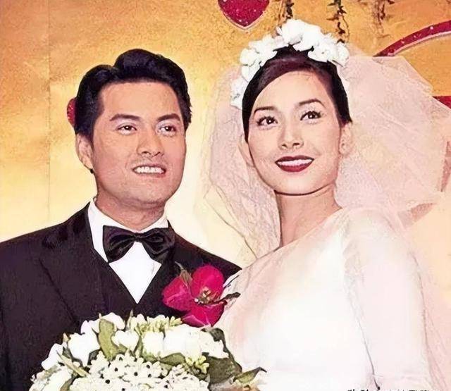 原来她就是吕良伟的三婚妻子,坐拥亿万家产,如今54岁仍似少女