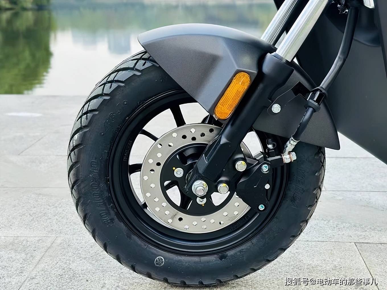 电动车轮胎,钢丝胎与半热熔轮胎有什么区别?选择哪一种更合适?