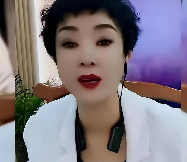 细扒谢广坤三任妻子,26岁小娇妻最普,第一惊艳的是她