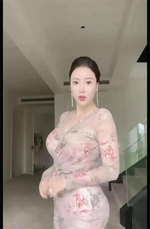 蒋娉婷直播图片