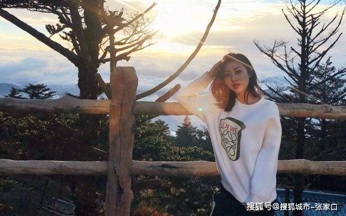 成都旅游私人导游女图片