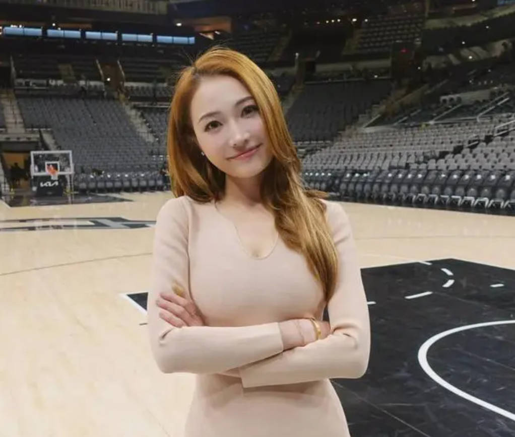 中国NBA现场女记者图片