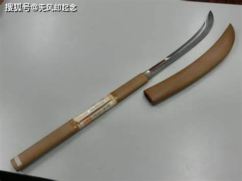 但随着日本长枪的普及,刺击技术逐渐取代了薙刀的劈砍技法