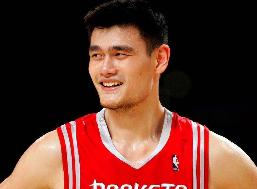 姚明女儿又胖了!14岁身高190体重近190斤,网友:这谁敢娶?