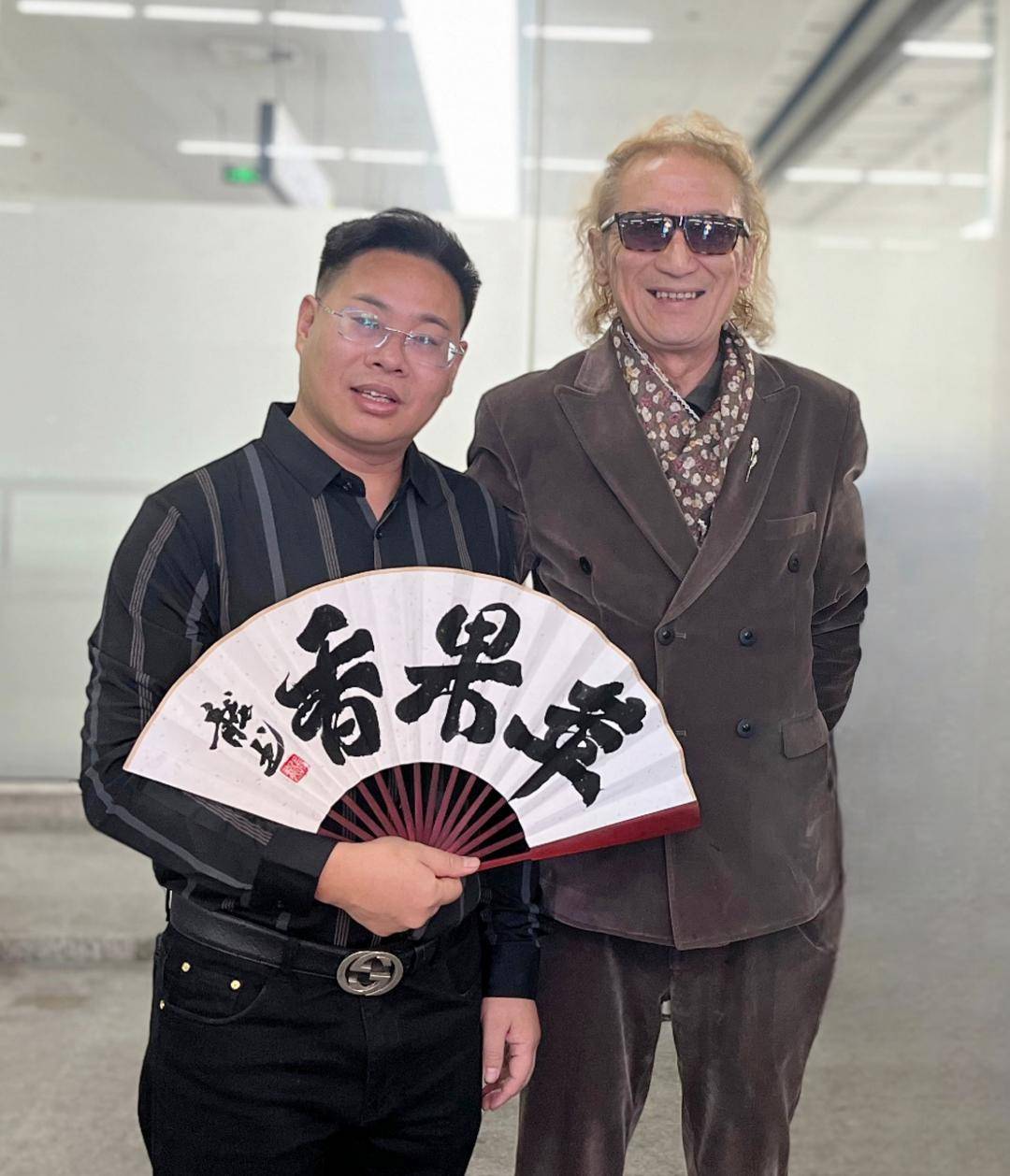 资深传媒人,文化学者张龙为狼戈题字 张龙龙书书法祝狼戈艺术生涯蒸蒸