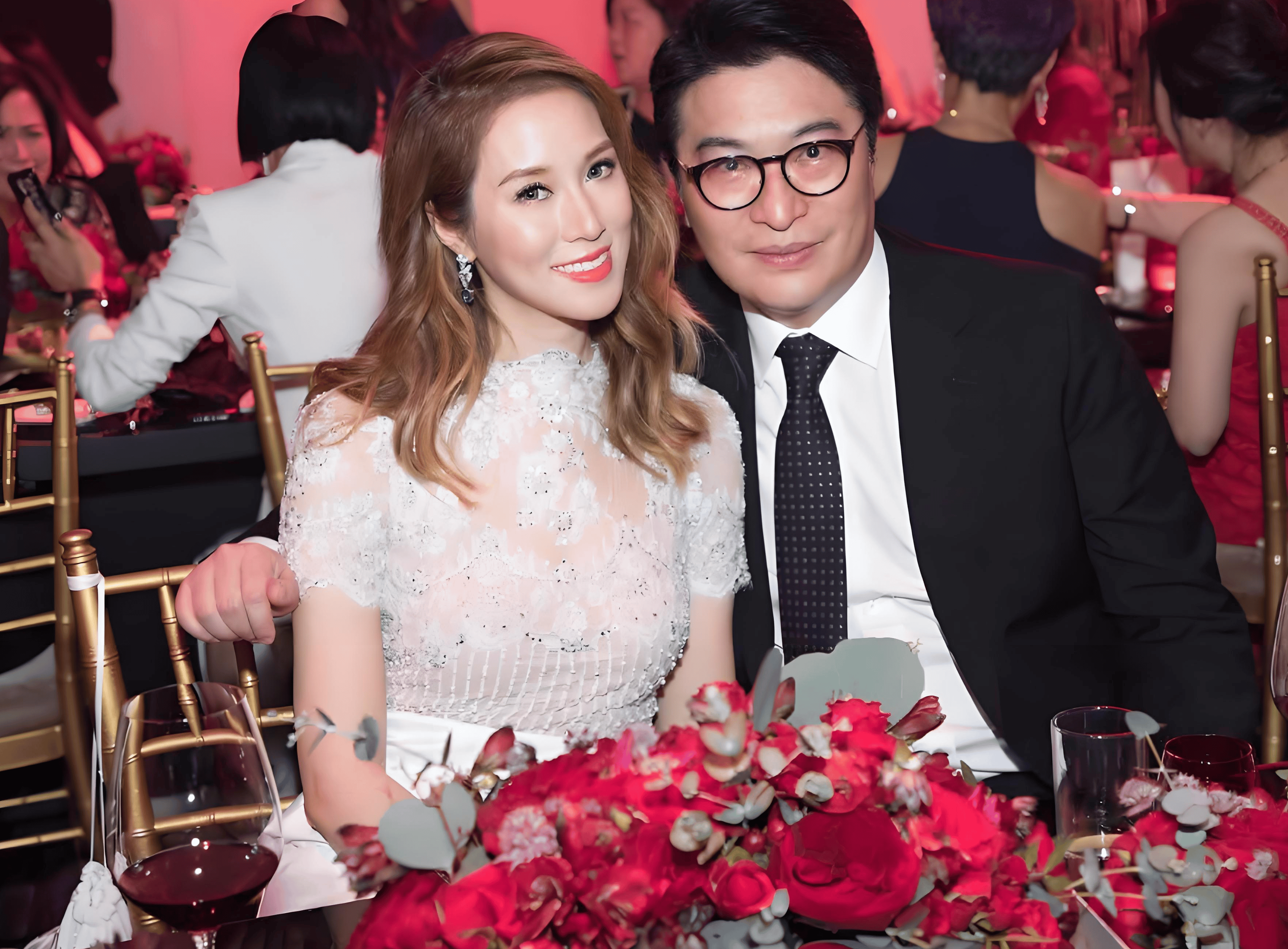 "千亿儿媳"徐子淇:嫁入豪门8年生4胎,生一个孩子公公奖励10亿_李兆基