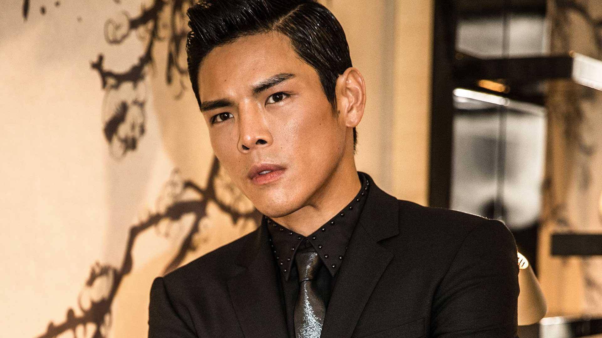 向佐新片《门前宝地》上映,演技引热议,深夜发文诉心声