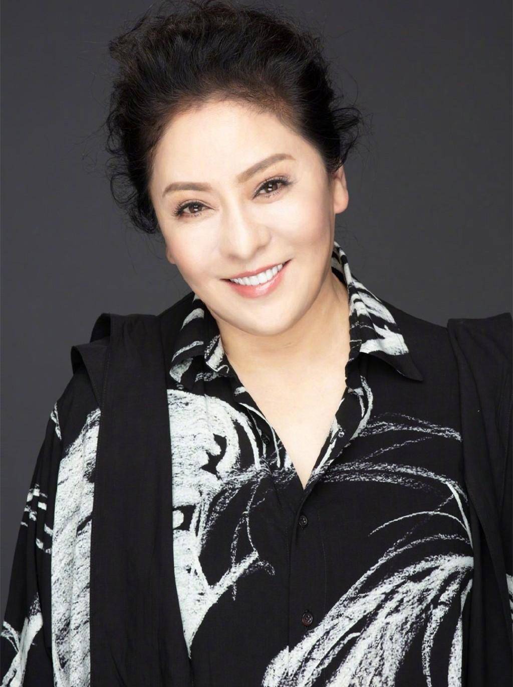 同样都是60岁的女明星,你最爱哪一位?