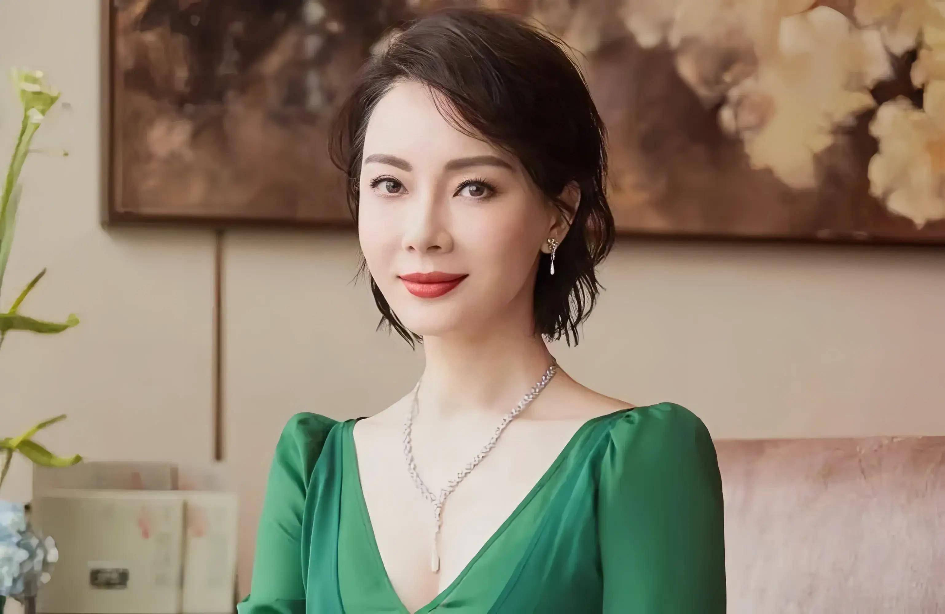 迷倒影坛的10位中年女星,一个比一个绝色,其中有5人至今单身