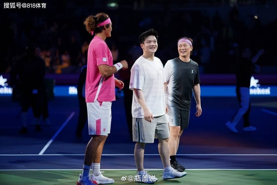 厉害了!樊振东面对费德勒发Ace球挽救赛点,临时抱佛脚只学过3小时网球-樊振东挽救五个赛点