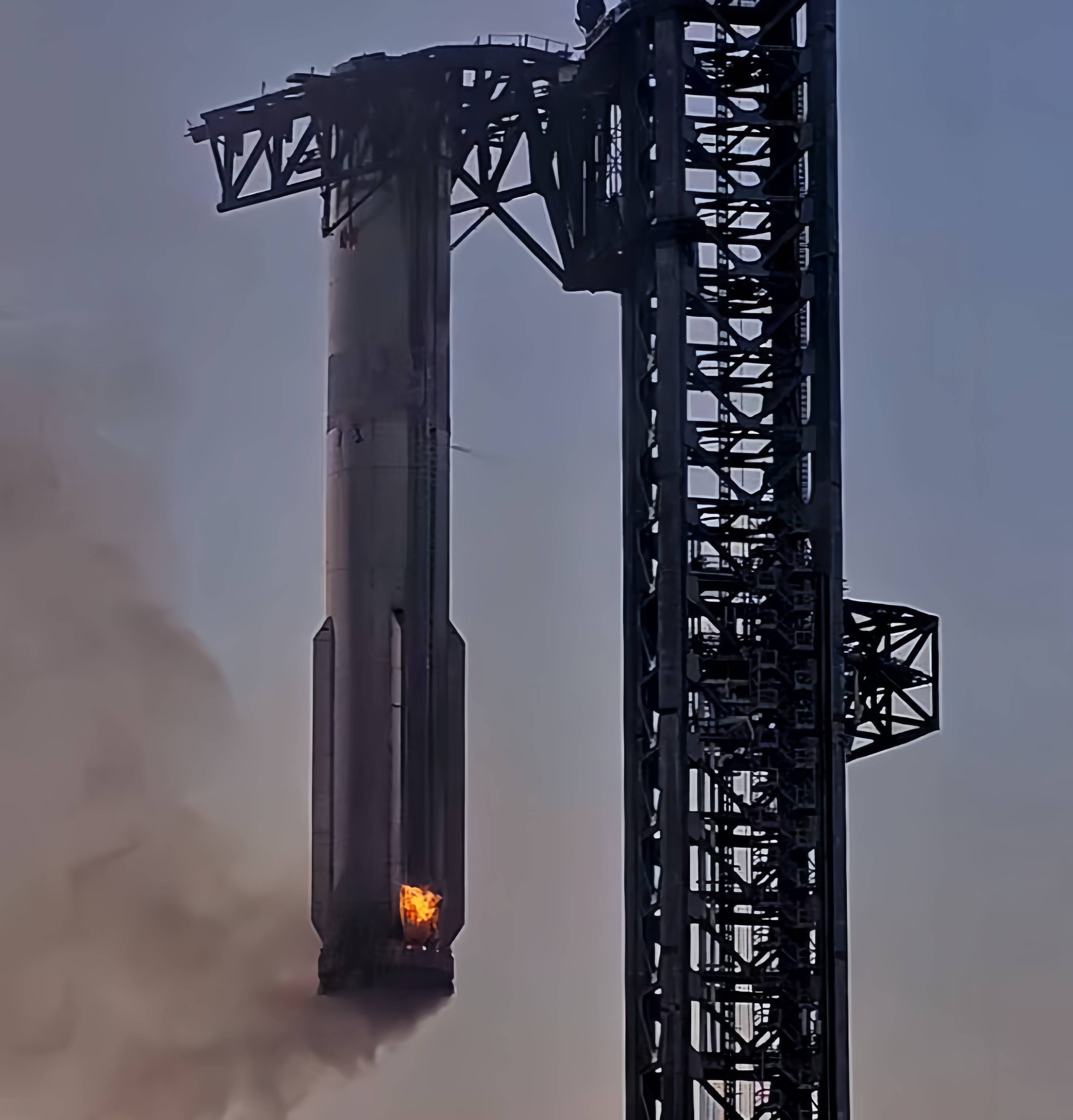 星舰成功发射,并成功实现筷子夹火箭!_spacex_直播_显示