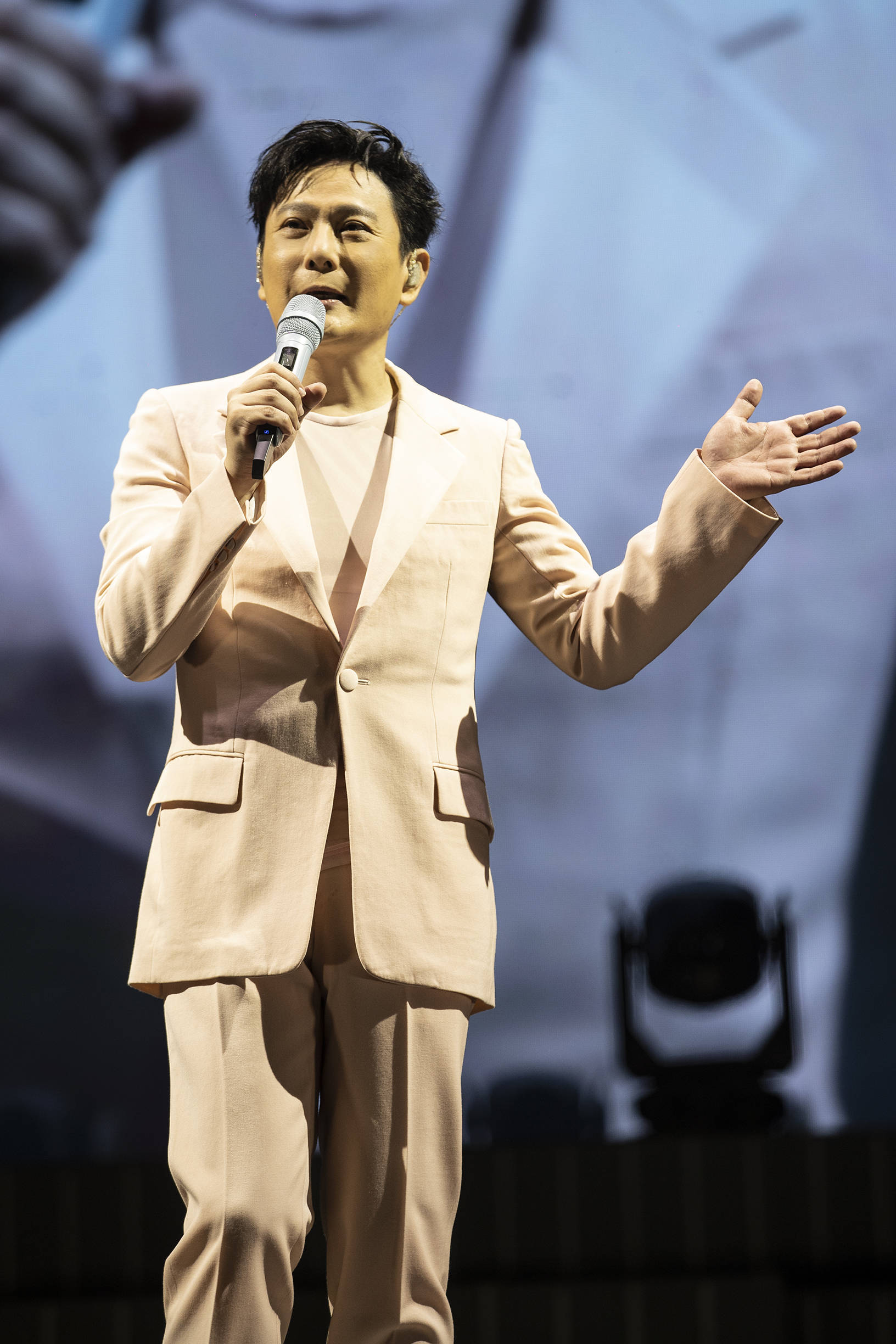 "未来式终极版"巡演遇上6周年,张信哲:湘遇衡阳热情过火辣