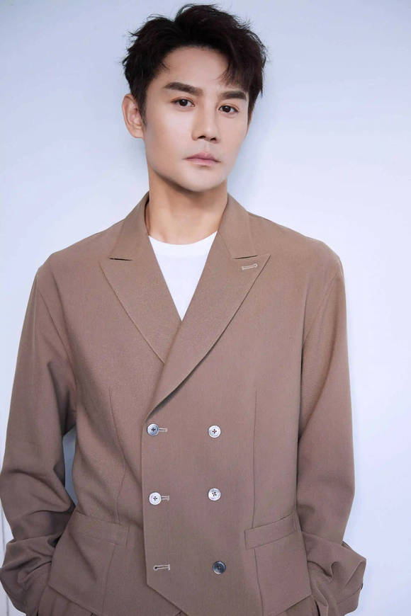 男演员(王凯)的经纪人