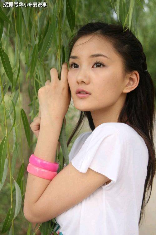 馨子:从“国民初恋”沦落到卖货柜姐,39岁仍居无定所,为什么还让人羡慕_生活_事业_萧晴