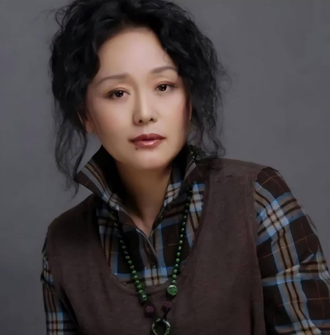 一代艺术家患癌症去世巴金赞她留下艺术如今女儿长大成大明星