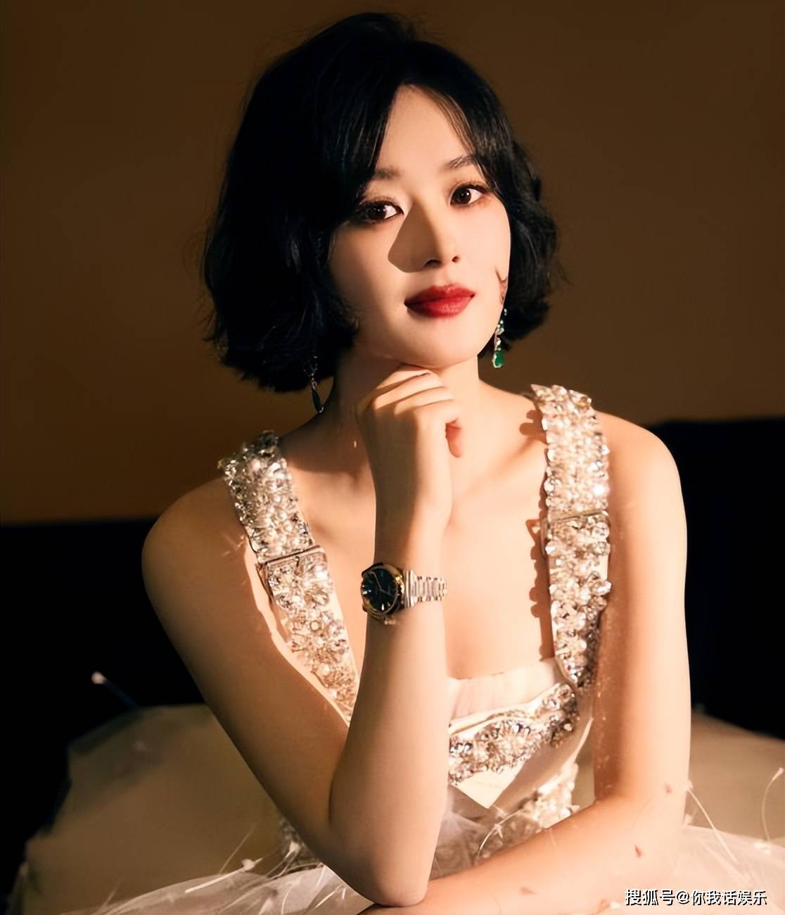 原创
            看懂赵丽颖金鹰高定造型，才明白谭松韵金鹰奖公主造型有多美好-2020金鹰赵丽颖王一博