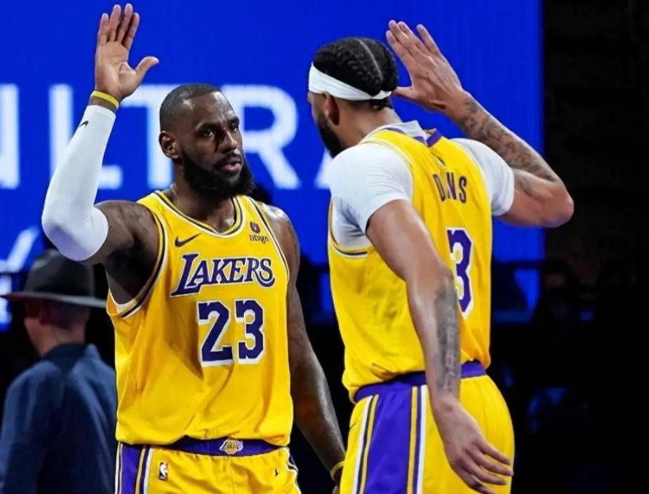 北京时间10月22日,nba湖人队传来两个惊人的消息!