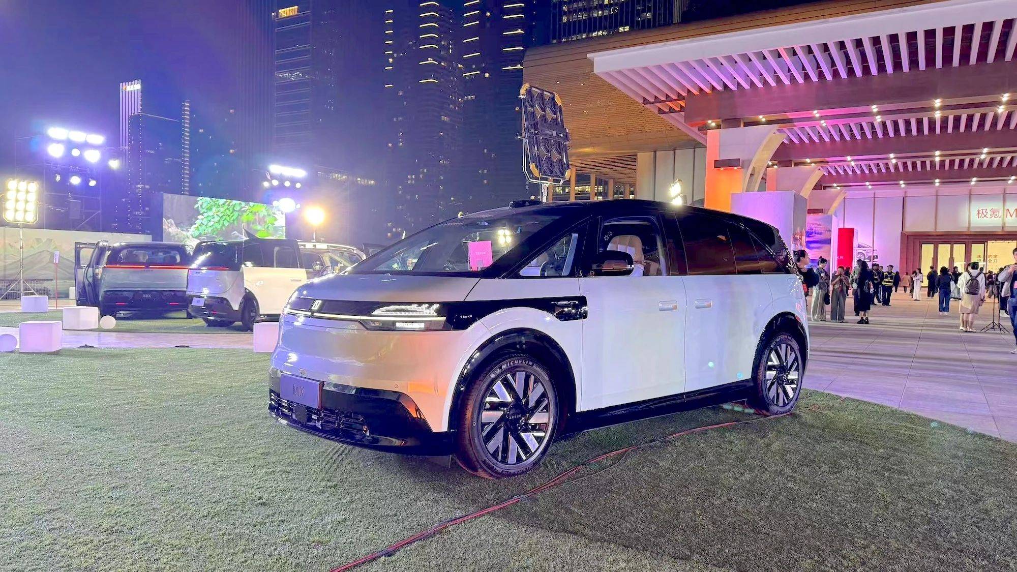 27.99万元起售,诸多创新设计,极氪MIX正式上市_搜狐汽车_搜狐网