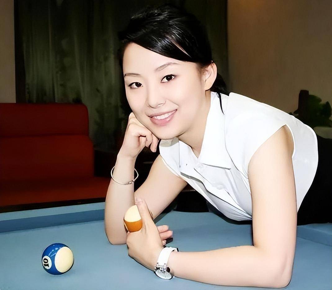 42 岁的九球天后潘晓婷美貌与实力并存,为什么至今单身