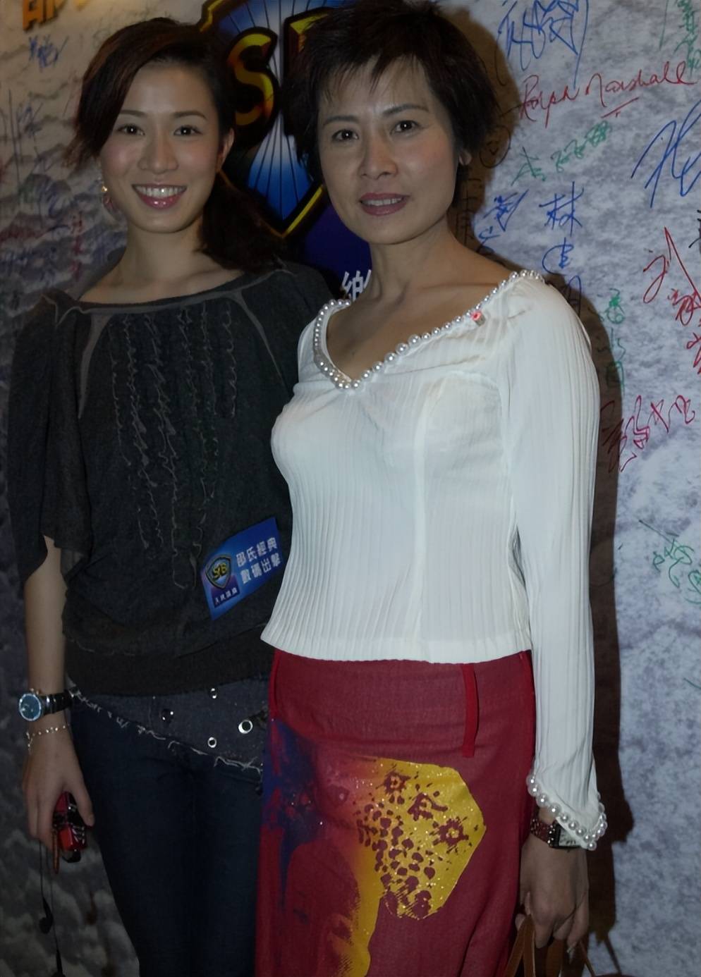 李丽丽不幸去世,成龙发文悼念尊其为姐姐:姐姐一路走好