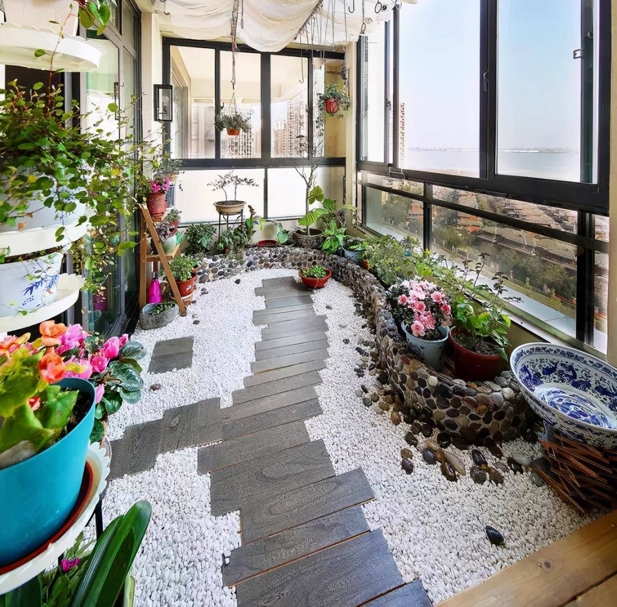 别人在阳台晒衣服,你在阳台晒生活,三大阳台设计休闲又写意