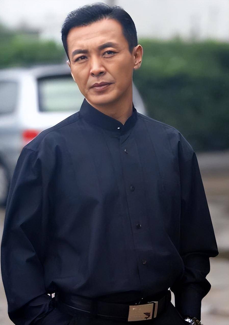 知名演员王强:夫妻闹离婚,儿子在结婚证上的留言让他泪奔