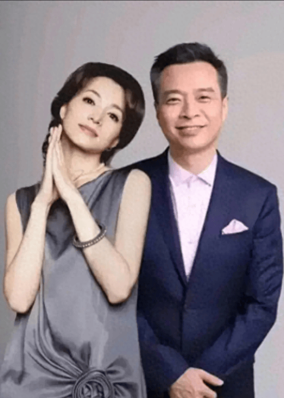 才子配佳人!央视主持人董卿和康震传来最新消息