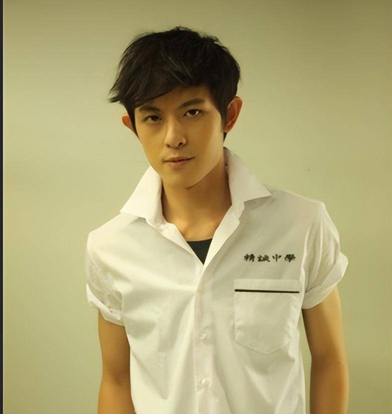 生日变结婚日,42岁《棒棒堂》敖犬官宣喜讯!原来豪宅是为了藏她