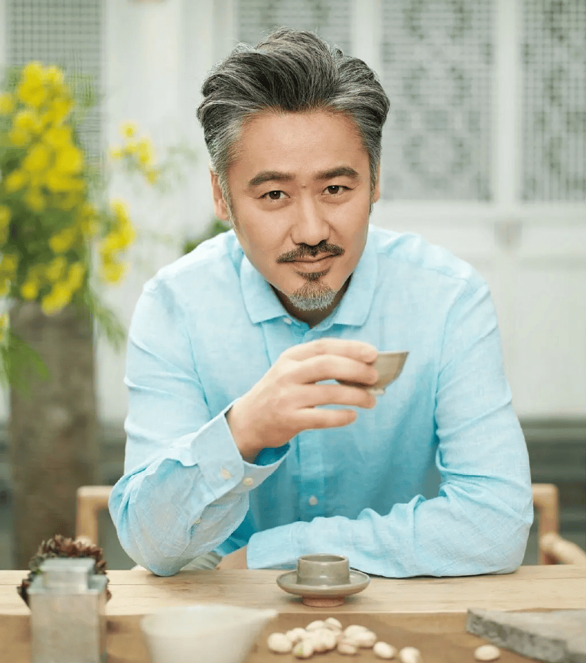 吴秀波沦为 "老赖"!合谋将情人送进监狱,他遭人算计破产