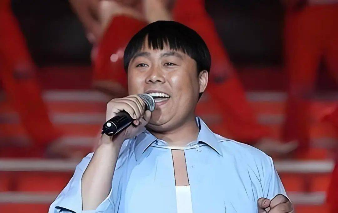 《星光大道》总冠军刘大成:从穷小子逆袭歌手,发誓不抛弃妻子,他做到
