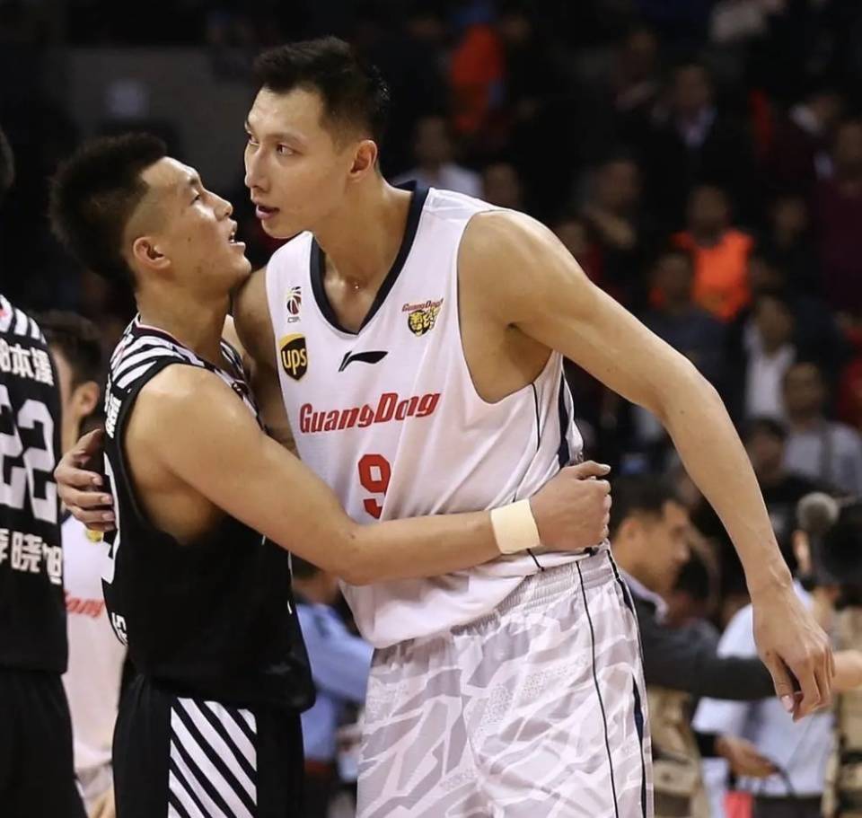 郭艾伦对于辽宁男篮，就比如易建联对于广东宏远，居功至伟！