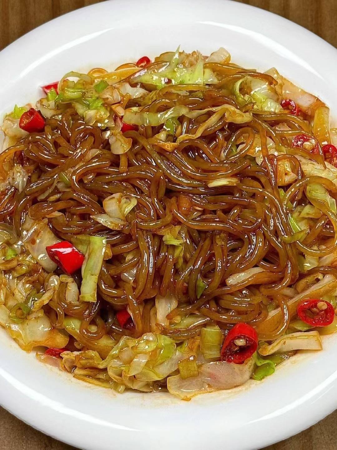 五分钟搞定的包菜炒粉丝:简单不平凡,忙碌生活中的舒