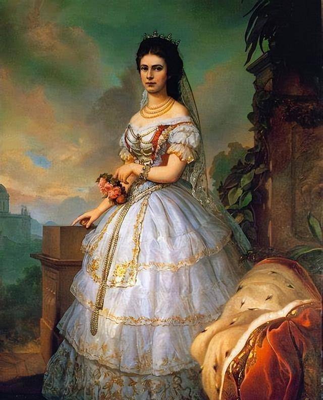 茜茜公主1天健身8小时,没时间陪丈夫,主动给他牵红线介绍情妇