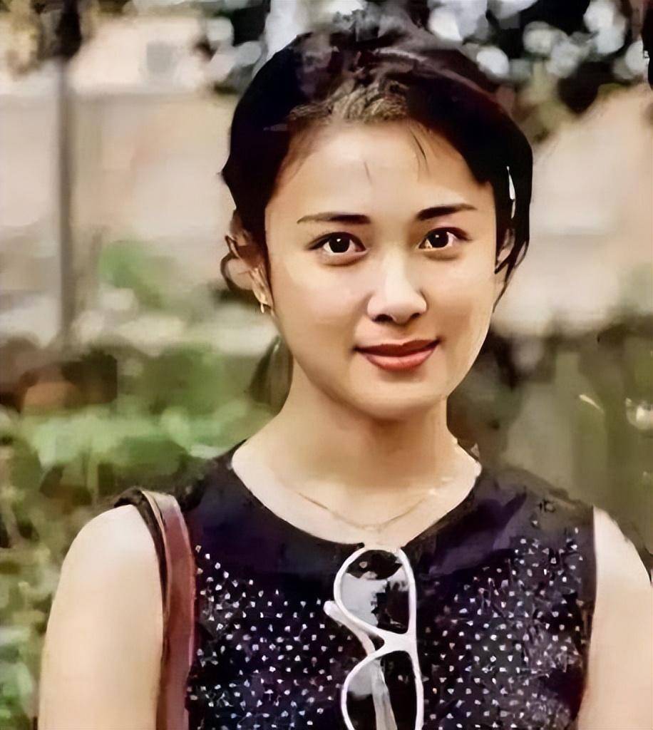 23年,59岁傅艺伟独子离世,账号2年未更新,儿子同学透露死因