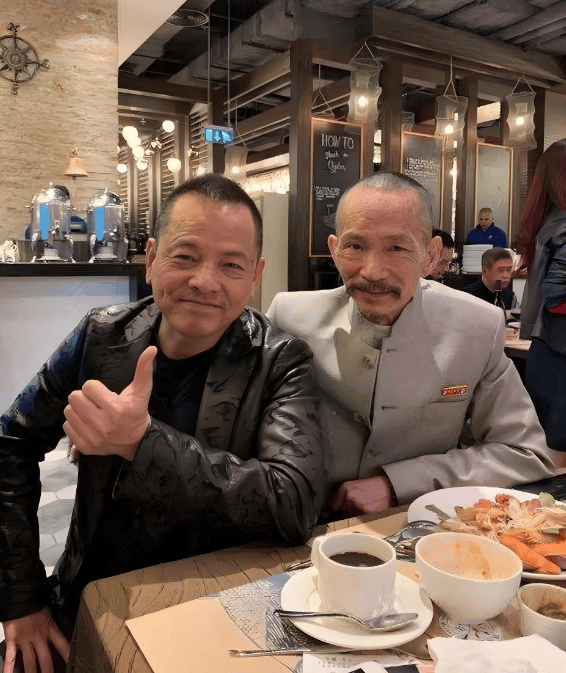 大佬闹翻!崩牙驹怒怼"潮州明",称其虚构谎言,曝两人相识过程