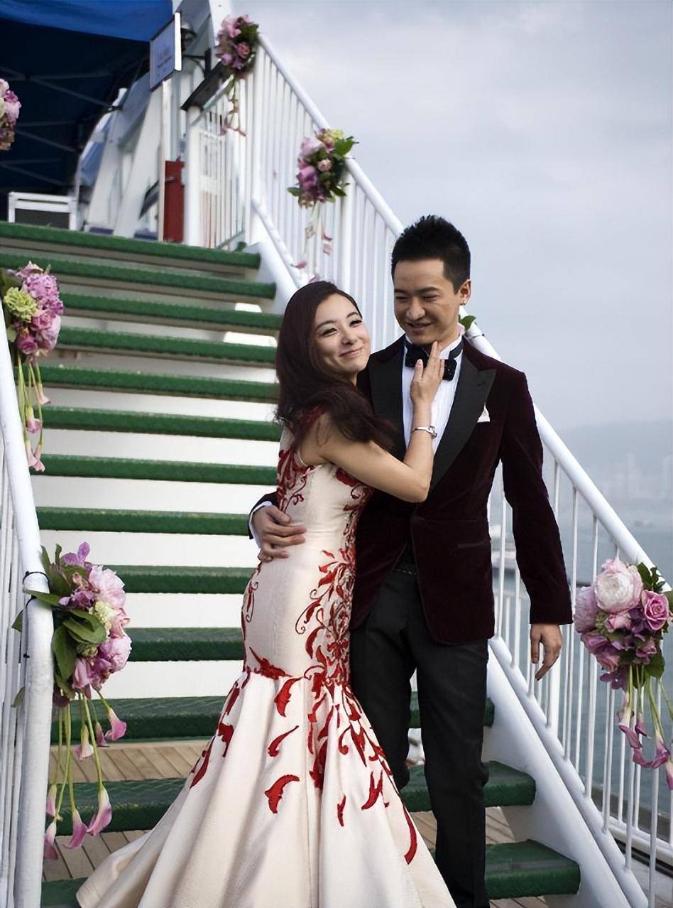 体操皇后刘璇,结4次婚却都是嫁同一人,网友:嫁得比郭晶晶还好