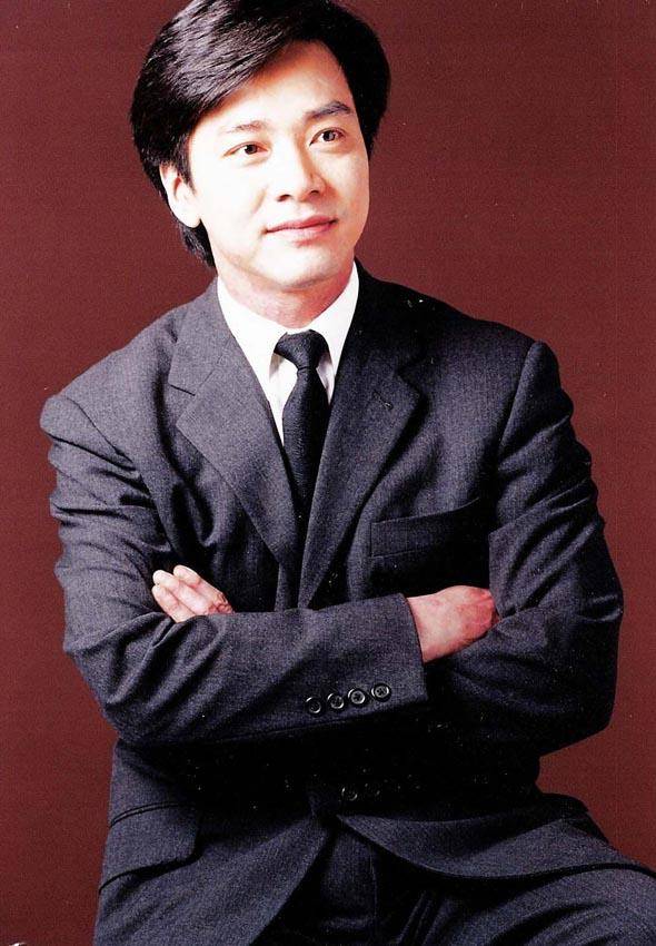 曾和林心如相恋8年,娶小31岁娇妻胖成球_唐季礼_电影_刘芊妤