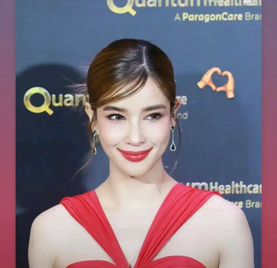 泰星vill和未婚夫mac在2024年2月14日公开恋情的,据悉,两