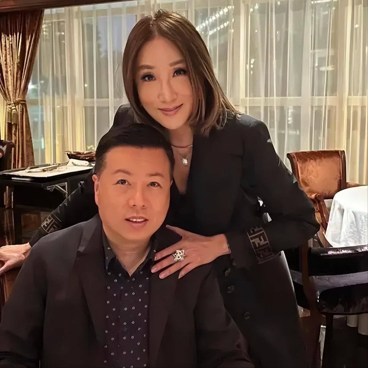 富豪老婆图片