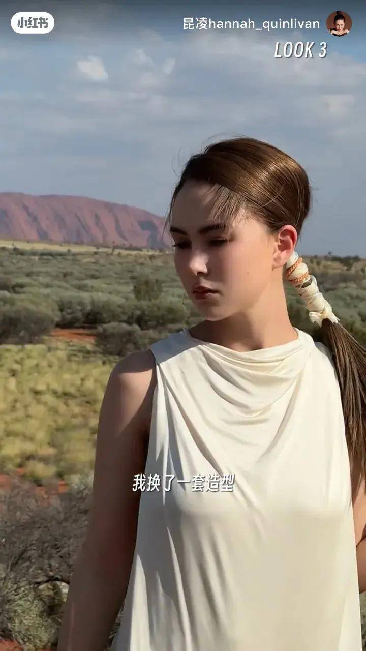 周杰伦媳妇晒与爸爸澳洲旅行vlog ,31岁昆凌被爸爸亲吻笑的像小孩