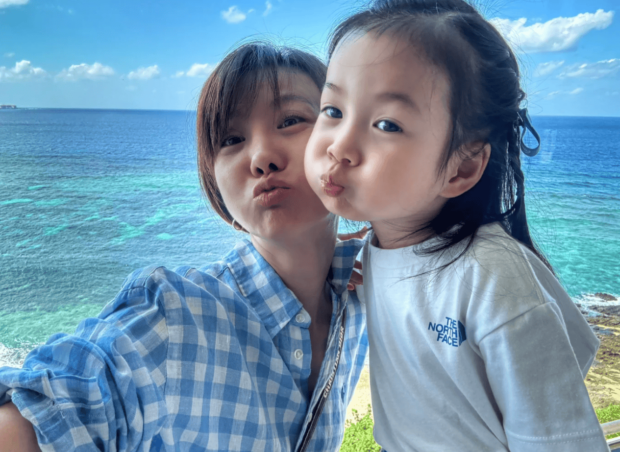 偶遇"叔圈顶流"王阳,妻子高斯温柔气质依旧,两人幸福生活曝光